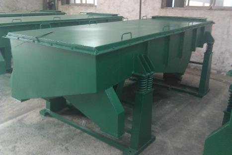 直線振動(dòng)篩出現(xiàn)左右振動(dòng)情況的原因及解決方法 直線振動(dòng)篩出現(xiàn)左右振動(dòng)情況的原因及解決方法