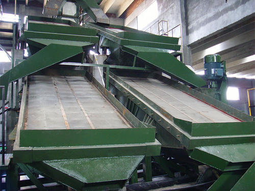 復(fù)合肥振動(dòng)篩篩分化肥現(xiàn)場(chǎng) 復(fù)合肥振動(dòng)篩篩分化肥現(xiàn)場(chǎng)